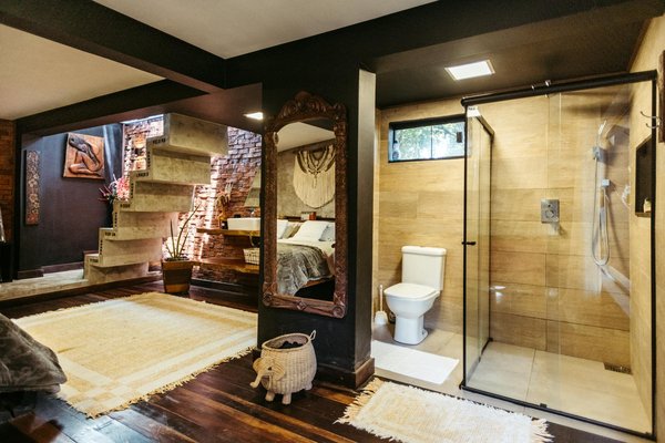 Discover captivating carpentry adventures in britain: learn traditional skills with immersive workshops for travelers